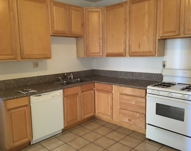 3700 N Southport Avenue - Photo Thumbnail 11