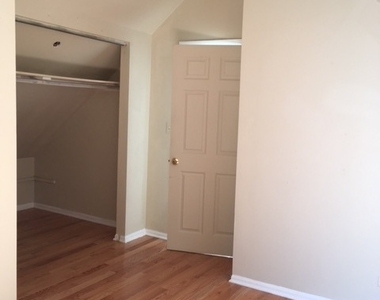 1237 W Wellington Avenue - Photo Thumbnail 11