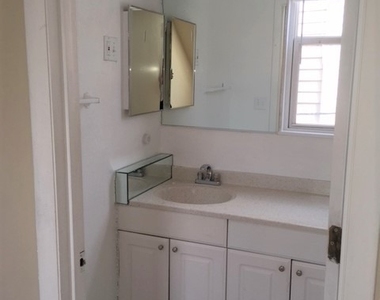 1237 W Wellington Avenue - Photo Thumbnail 19