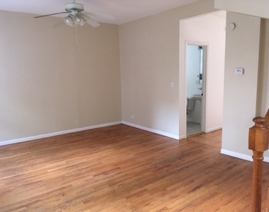 1237 W Wellington Avenue - Photo Thumbnail 3