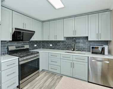 926 N Boxwood Drive - Photo Thumbnail 12