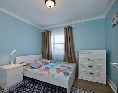 926 N Boxwood Drive - Photo Thumbnail 16