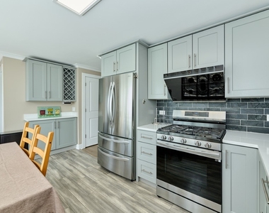 926 N Boxwood Drive - Photo Thumbnail 9