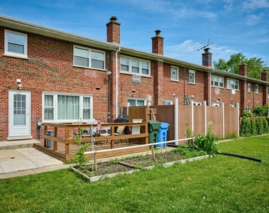 926 N Boxwood Drive - Photo Thumbnail 29