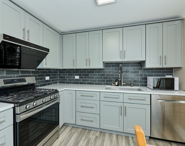 926 N Boxwood Drive - Photo Thumbnail 8