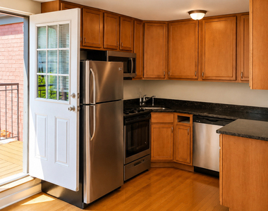 7320 N Winchester Avenue - Photo Thumbnail 1
