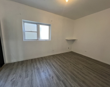 5309 W 30th Place - Photo Thumbnail 3