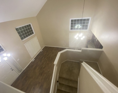 1213 Pennsbury Lane - Photo Thumbnail 4
