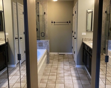 1213 Pennsbury Lane - Photo Thumbnail 13