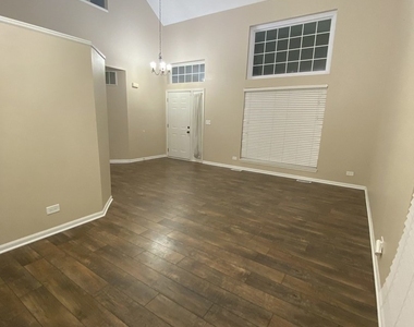 1213 Pennsbury Lane - Photo Thumbnail 1