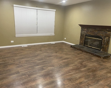 1213 Pennsbury Lane - Photo Thumbnail 9