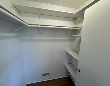 425 Beechwood Drive - Photo Thumbnail 4