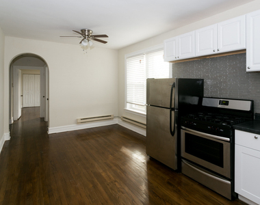 918 Green Bay Road - Photo Thumbnail 3