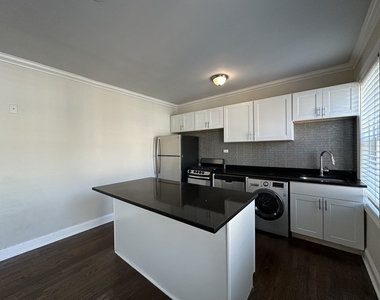 918 Green Bay Road - Photo Thumbnail 3