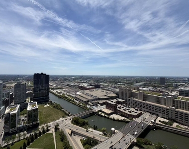 235 W Van Buren Street - Photo Thumbnail 13