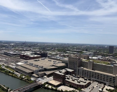 235 W Van Buren Street - Photo Thumbnail 14