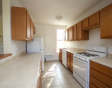 918 Green Bay Road - Photo Thumbnail 2