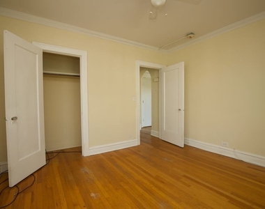 918 Green Bay Road - Photo Thumbnail 13