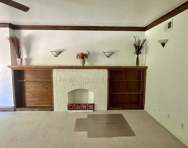 6229 N Claremont Avenue - Photo Thumbnail 2