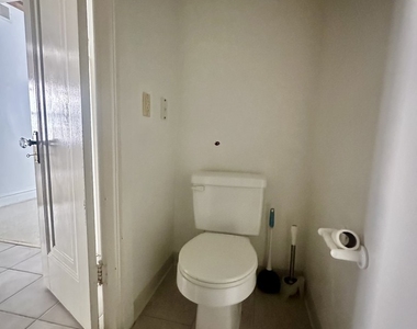 6229 N Claremont Avenue - Photo Thumbnail 4