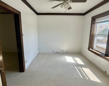 6229 N Claremont Avenue - Photo Thumbnail 5