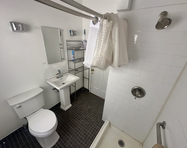6229 N Claremont Avenue - Photo Thumbnail 7