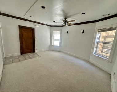 6229 N Claremont Avenue - Photo Thumbnail 3