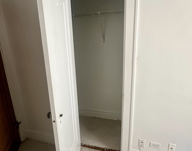 6229 N Claremont Avenue - Photo Thumbnail 9