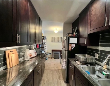 619 W Stratford Place - Photo Thumbnail 7