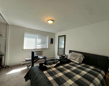 619 W Stratford Place - Photo Thumbnail 13