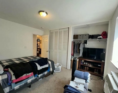 619 W Stratford Place - Photo Thumbnail 14