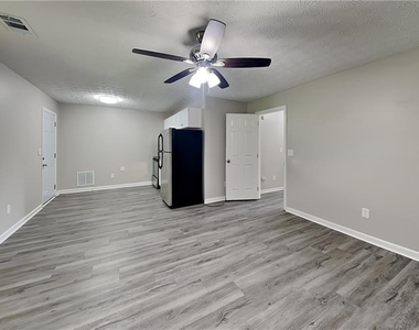 658 Castlebrooke Way - Photo Thumbnail 2