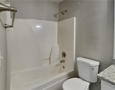 658 Castlebrooke Way - Photo Thumbnail 17