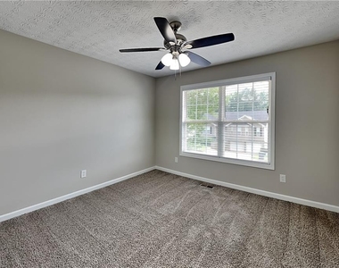 658 Castlebrooke Way - Photo Thumbnail 15