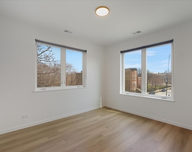 204 S Leavitt Street - Photo Thumbnail 8