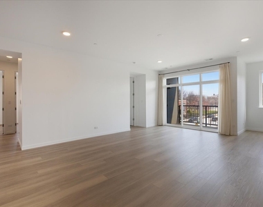 204 S Leavitt Street - Photo Thumbnail 1