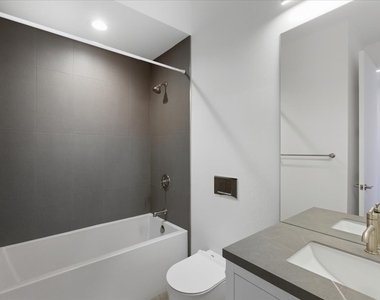 204 S Leavitt Street - Photo Thumbnail 12