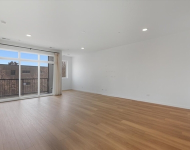 204 S Leavitt Street - Photo Thumbnail 4