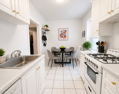 652 W Oakdale Avenue - Photo Thumbnail 3