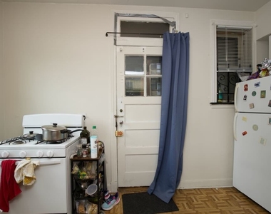 312 Lee Street - Photo Thumbnail 3