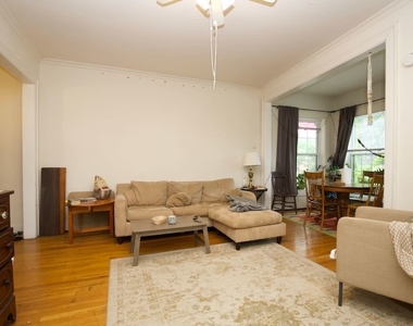 312 Lee Street - Photo Thumbnail 7