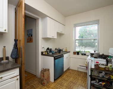312 Lee Street - Photo Thumbnail 4