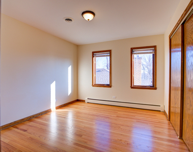 5715 N Cicero Avenue - Photo Thumbnail 7