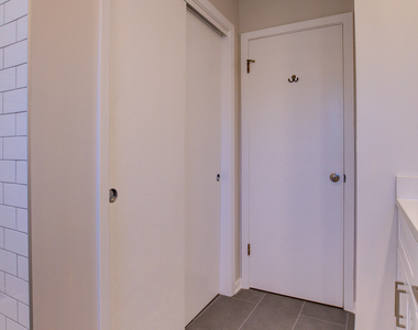 5715 N Cicero Avenue - Photo Thumbnail 12