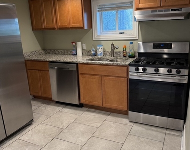 125 E North Avenue - Photo Thumbnail 2