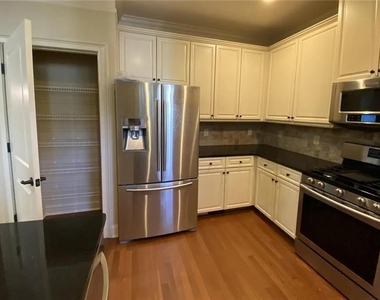 815 Millwork Circle - Photo Thumbnail 4