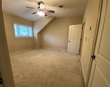 815 Millwork Circle - Photo Thumbnail 7