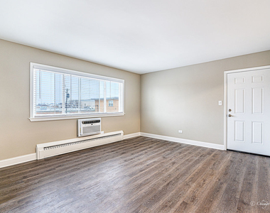7005 W Gunnison Street - Photo Thumbnail 3