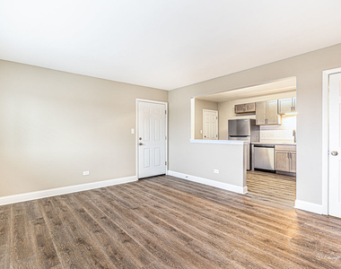 7005 W Gunnison Street - Photo Thumbnail 4