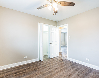 7005 W Gunnison Street - Photo Thumbnail 12